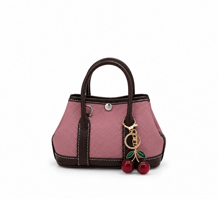 کیف دخترانه دستی دکمهدار با آویز گیلاسی